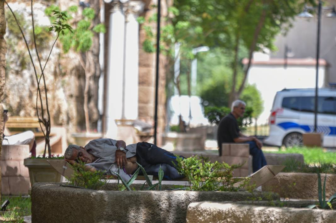 Antalya'da sıcaklık 43,7 dereceye yükseldi. Vatandaşlar sahile akın etti - Resim: 20